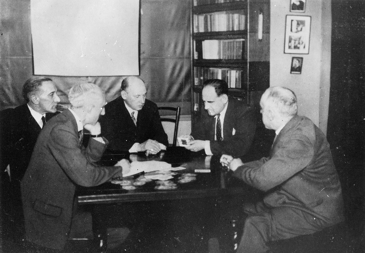 Eksperyment z telepatią, Harry Price Library, 1933 autorstwa English Photographer
