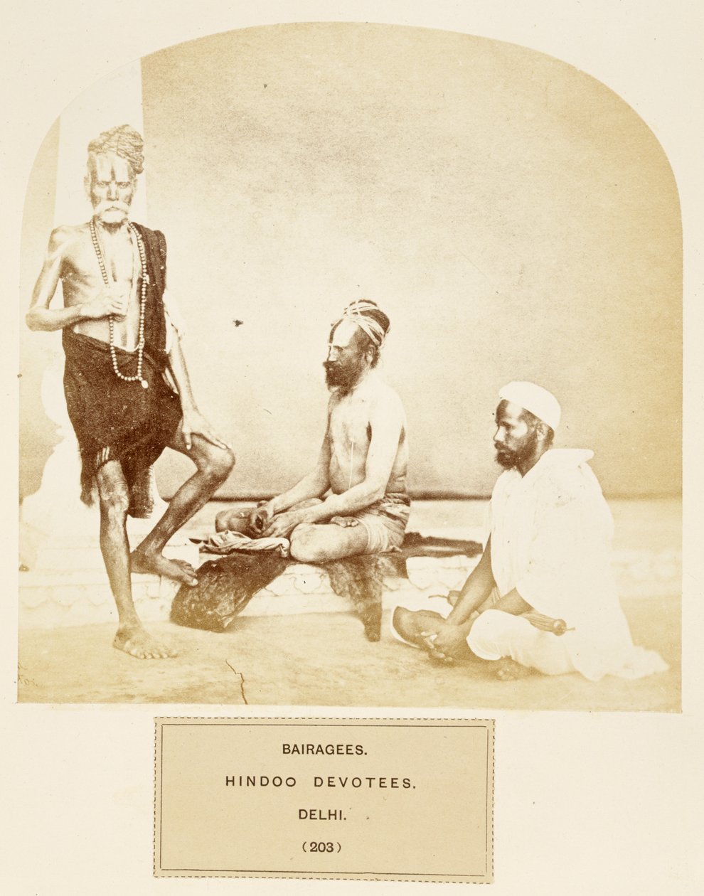 Bairagees, wielbiciele hinduizmu, Delhi, z The People of India, J. Forbes Watson, opublikowane 1868 (druk albumowy) autorstwa English Photographer