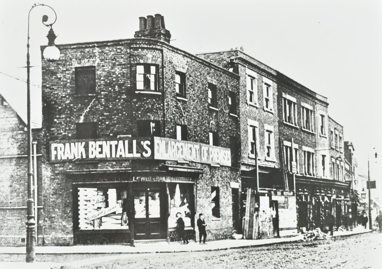 Bentalls, Clarence Street, Kingston: widok ogólny, 1890 autorstwa English Photographer