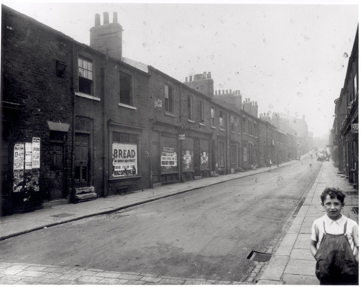 Byron Street, Leylands, Leeds, 14 sierpnia 1935 autorstwa English Photographer