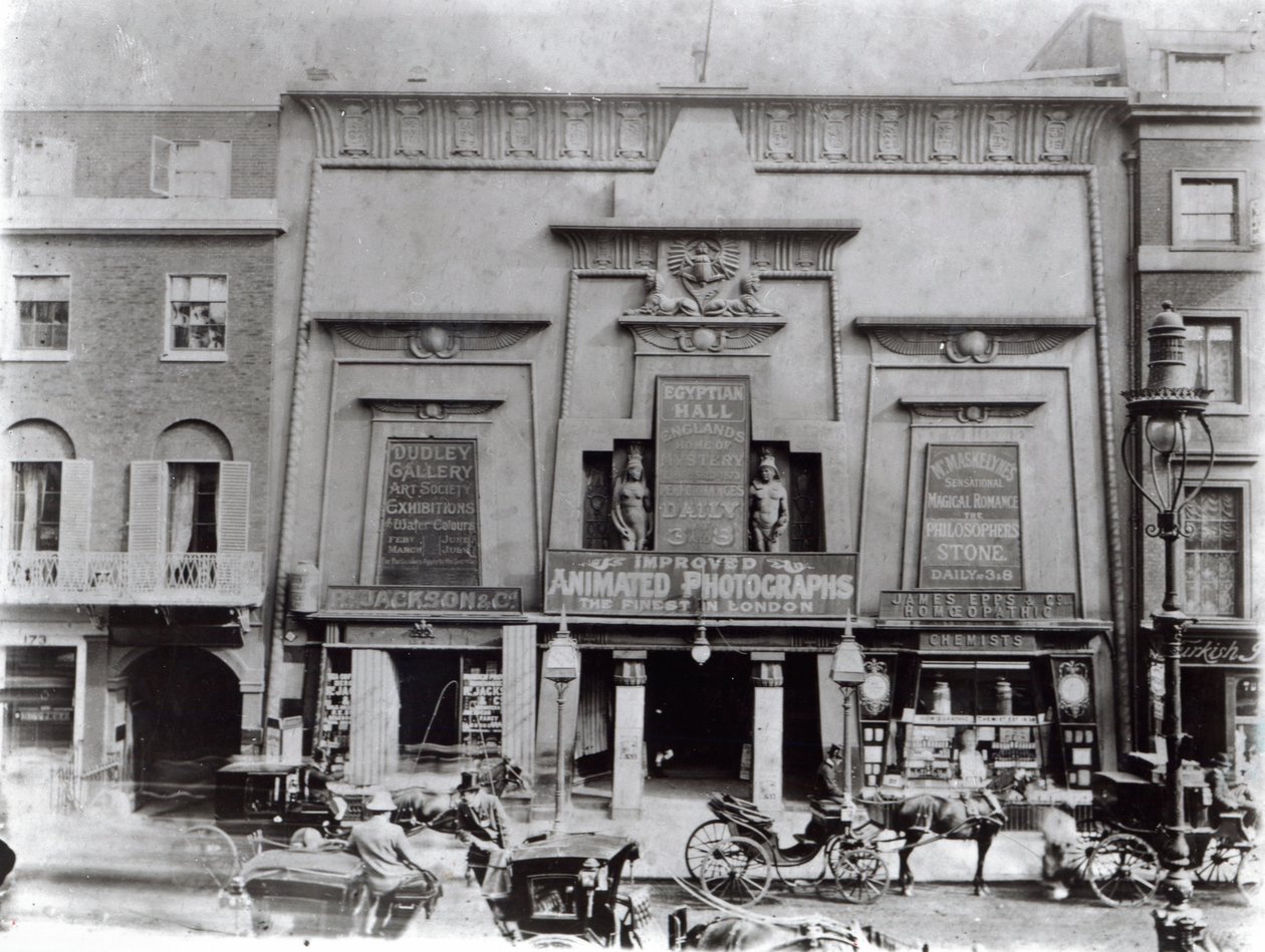 Sala Egipska, Piccadilly 1895 autorstwa English Photographer