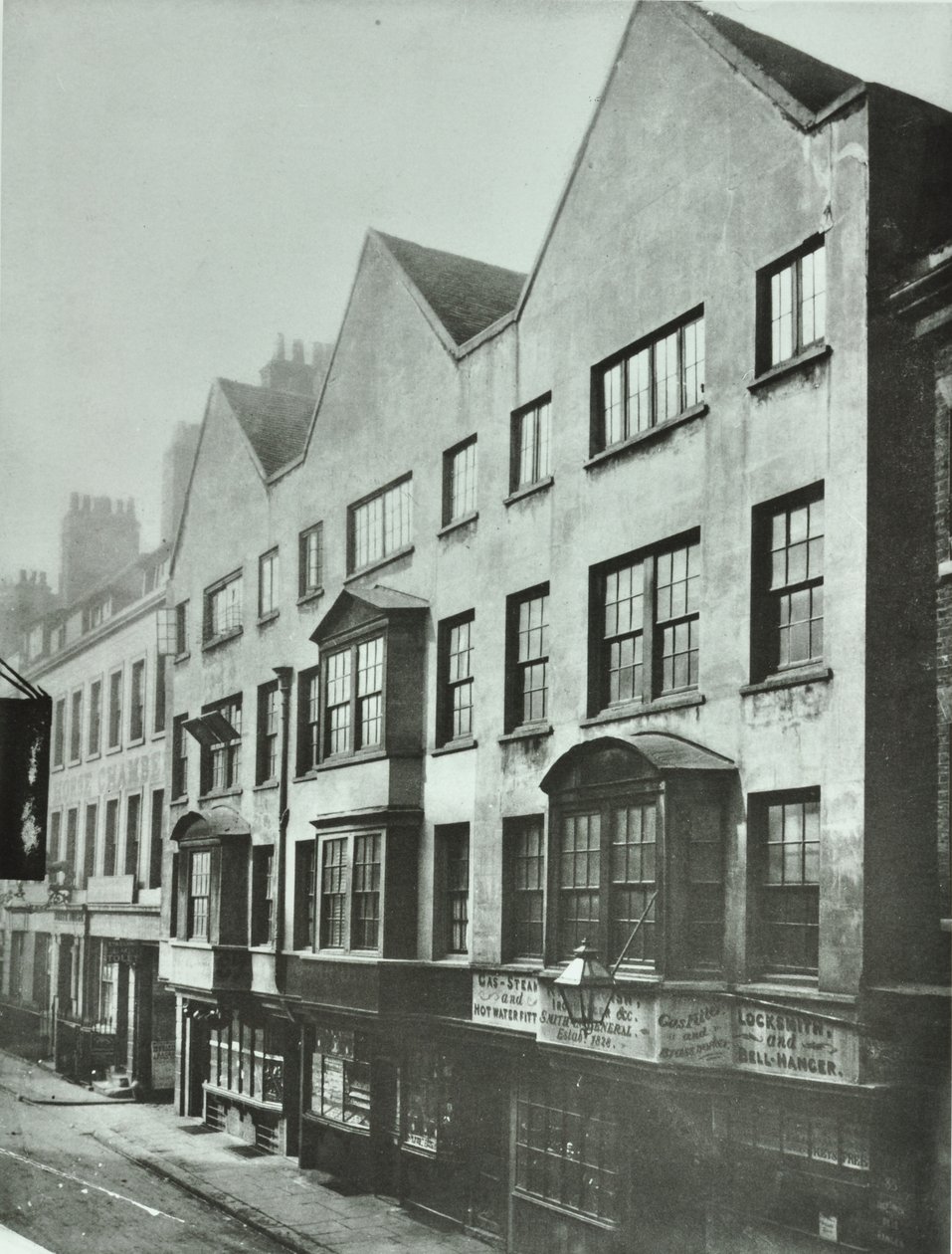 Fetter Lane, tyły Barnards Inn, City of London, 1879 autorstwa English Photographer