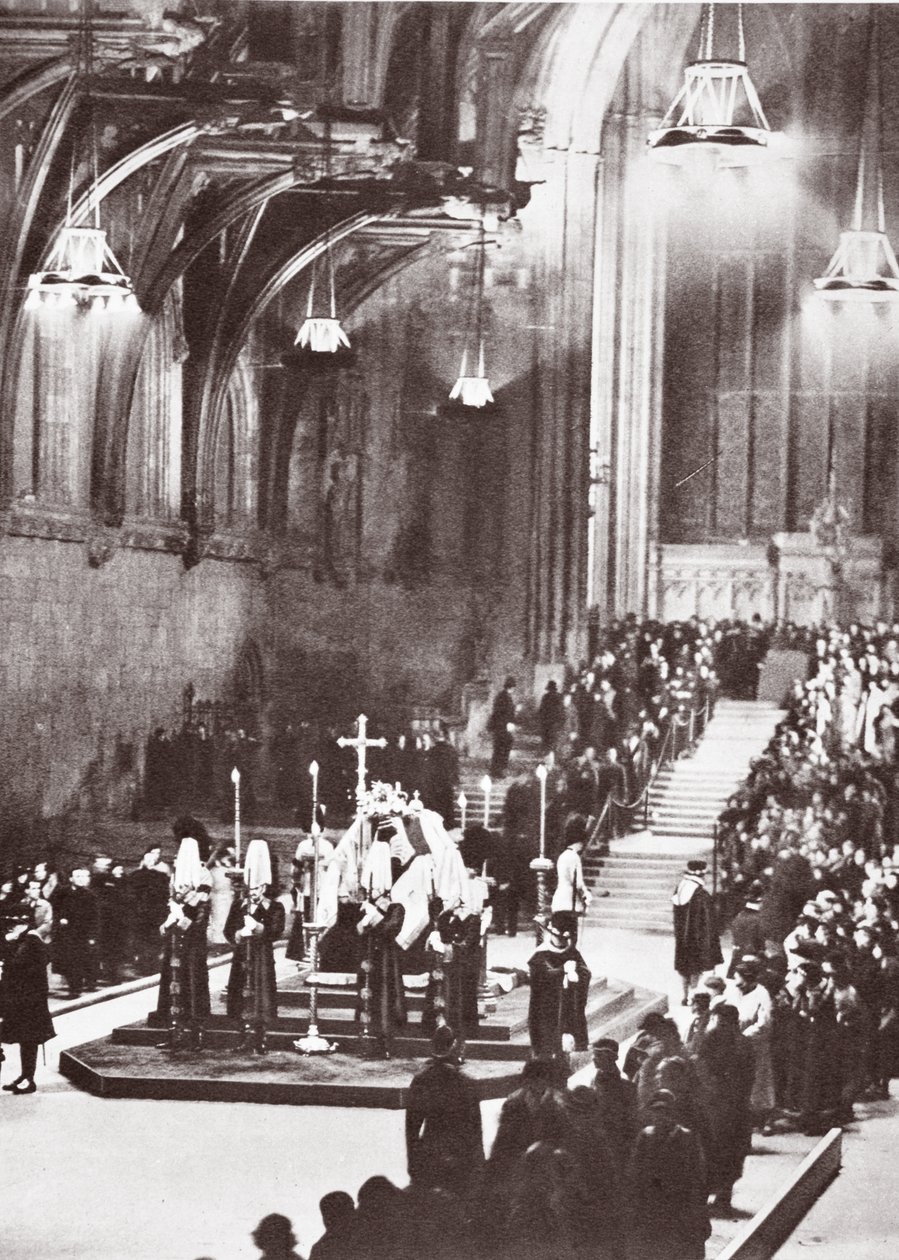 Jerzy V leżący w stanie spoczynku w Westminster Hall, 1936 r. autorstwa English Photographer