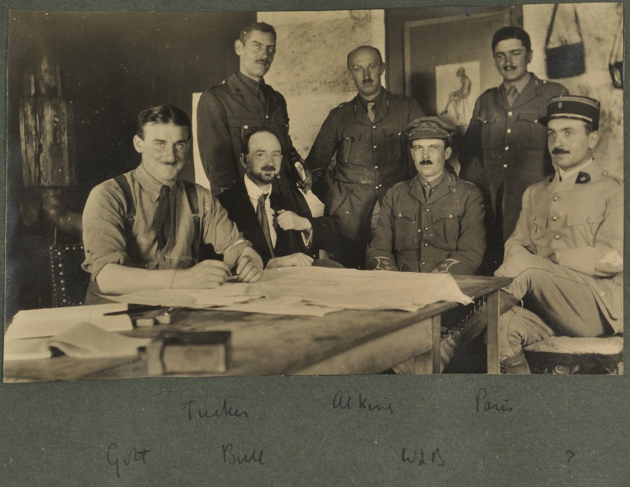 Golt, Tucker, Bull, Aikens, Bragg i Paryż, ok. 1916 autorstwa English Photographer