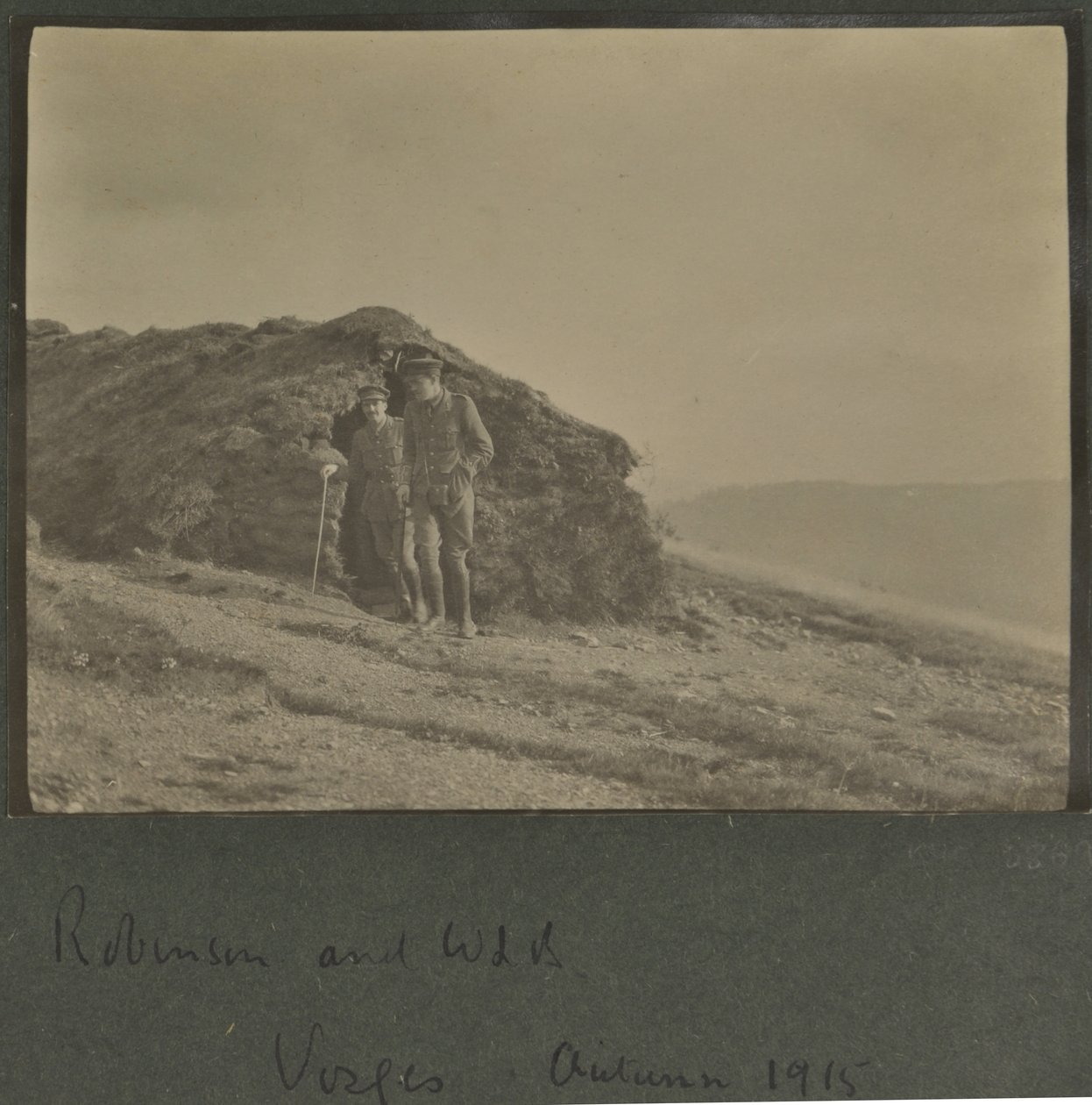 Harold Roper Robinson i William Lawrence Bragg, Wogezy, jesień 1915 autorstwa English Photographer