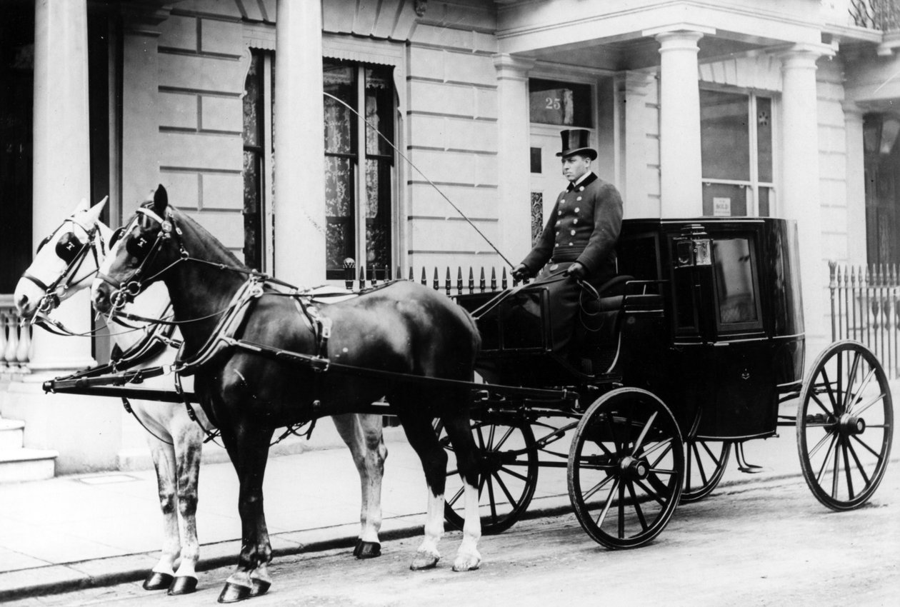 Przewóz konny na zewnątrz 24 Gloucester Square, Hyde Park, Londyn, ok. 1890 autorstwa English Photographer