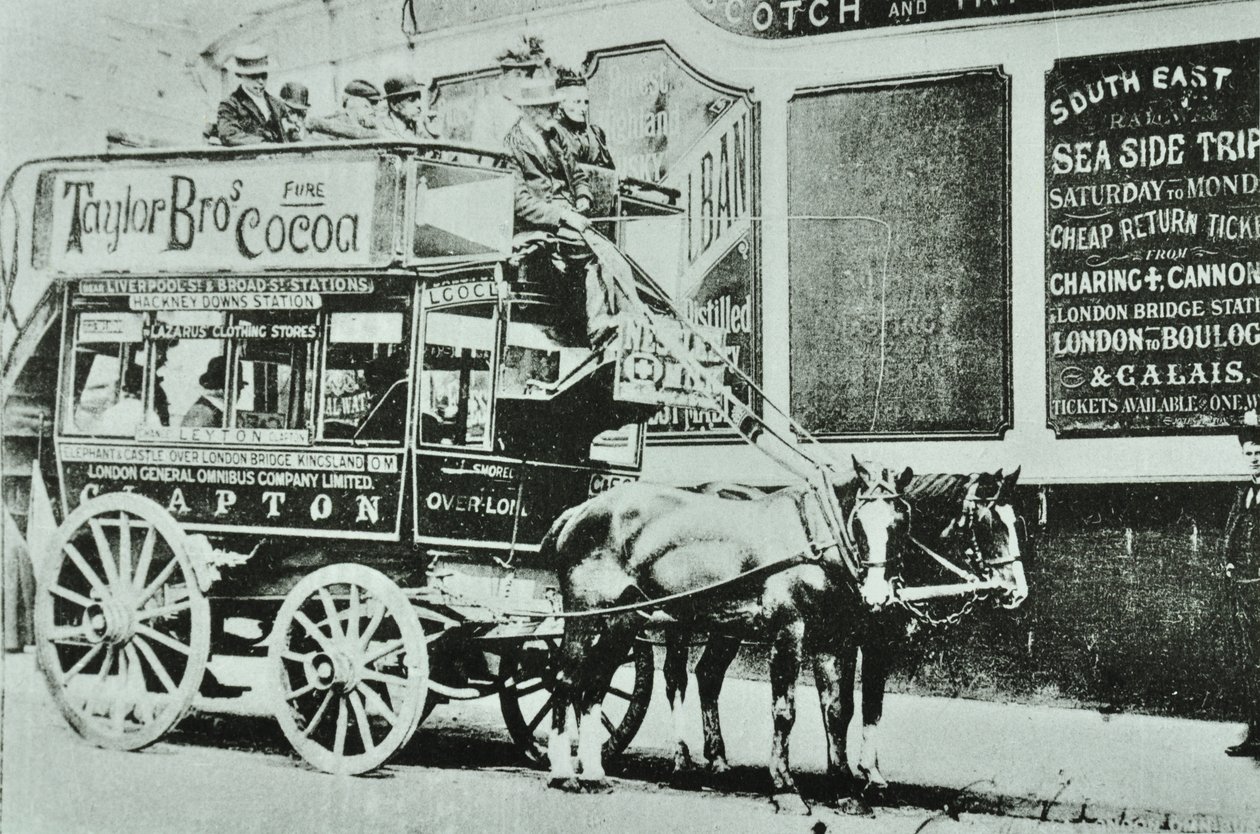 Konny omnibus z pasażerami, 1899 autorstwa English Photographer