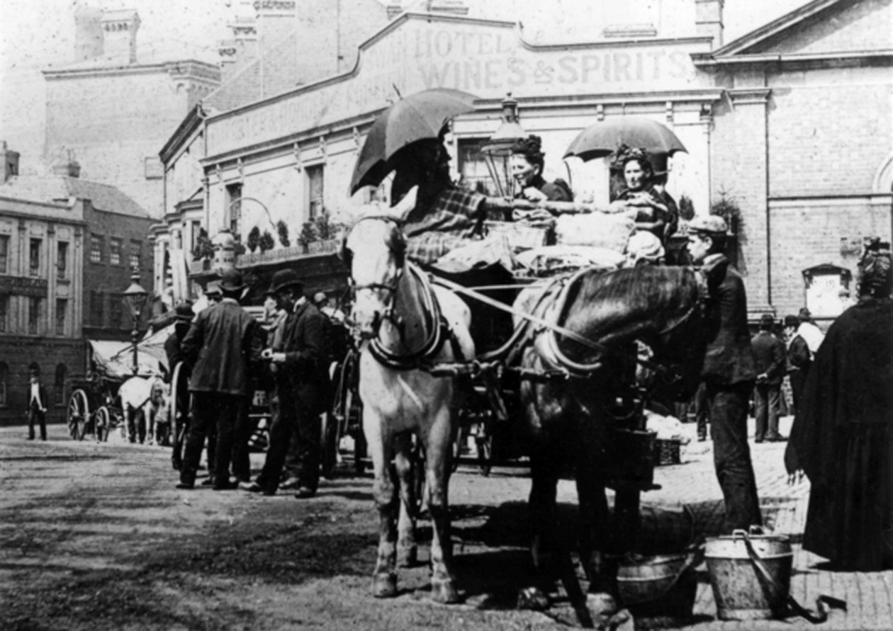 Dorożki konne, Oxford Street, Kidderminster, 1910 r. autorstwa English Photographer