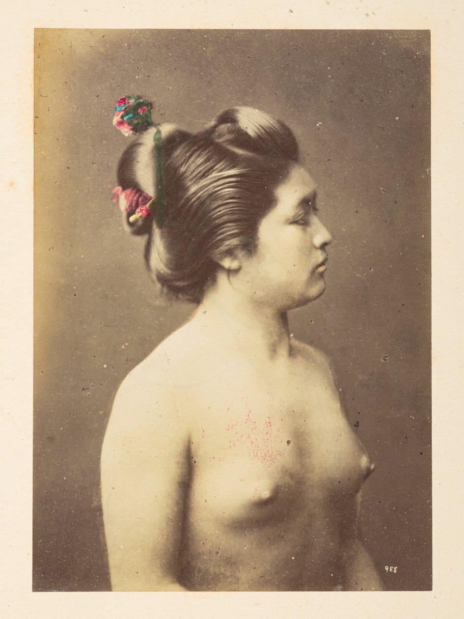 [Japoński] Kąpiące się dziewczyny, Połowa długości prawy profil portret nagiej młodej kobiety,  Fotograf: Nieznany  Lucas Collection: Fotograficzny zapis światowej trasy koncertowej Charlesa Jamesa i Mortona P, Lucas autorstwa English Photographer