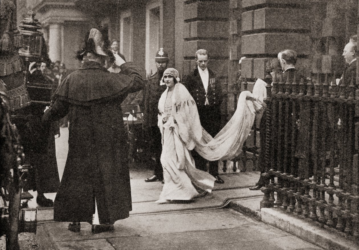 Lady Elizabeth Bowes Lyon w drodze na ślub 26 kwietnia 1923 r. do J.Ś. Książę Yorku, późniejszy król Jerzy VI, z Historii dwudziestu pięciu lat, wydanej w 1935 r. autorstwa English Photographer