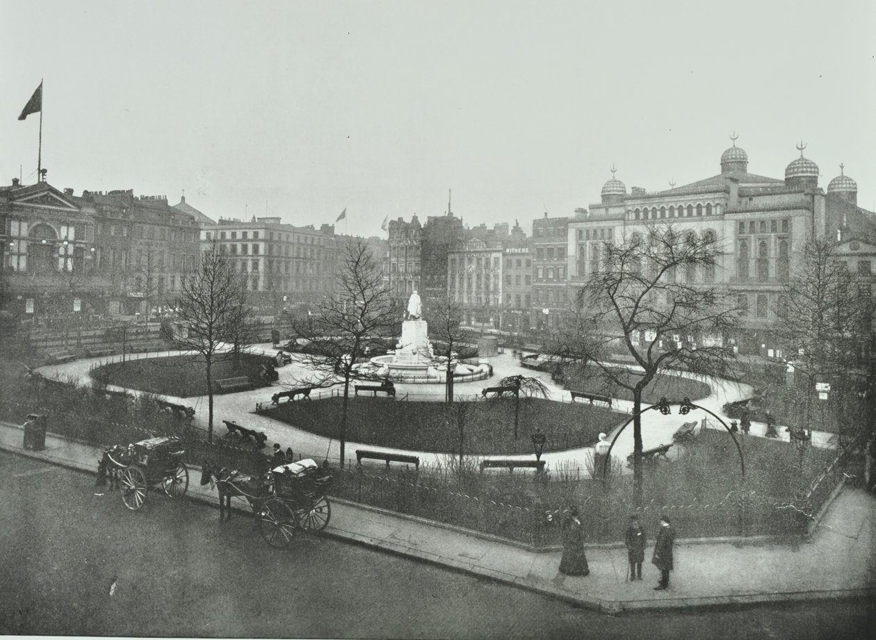 Leicester Square, Westminster LB: patrząc na północny wschód, 1896 autorstwa English Photographer