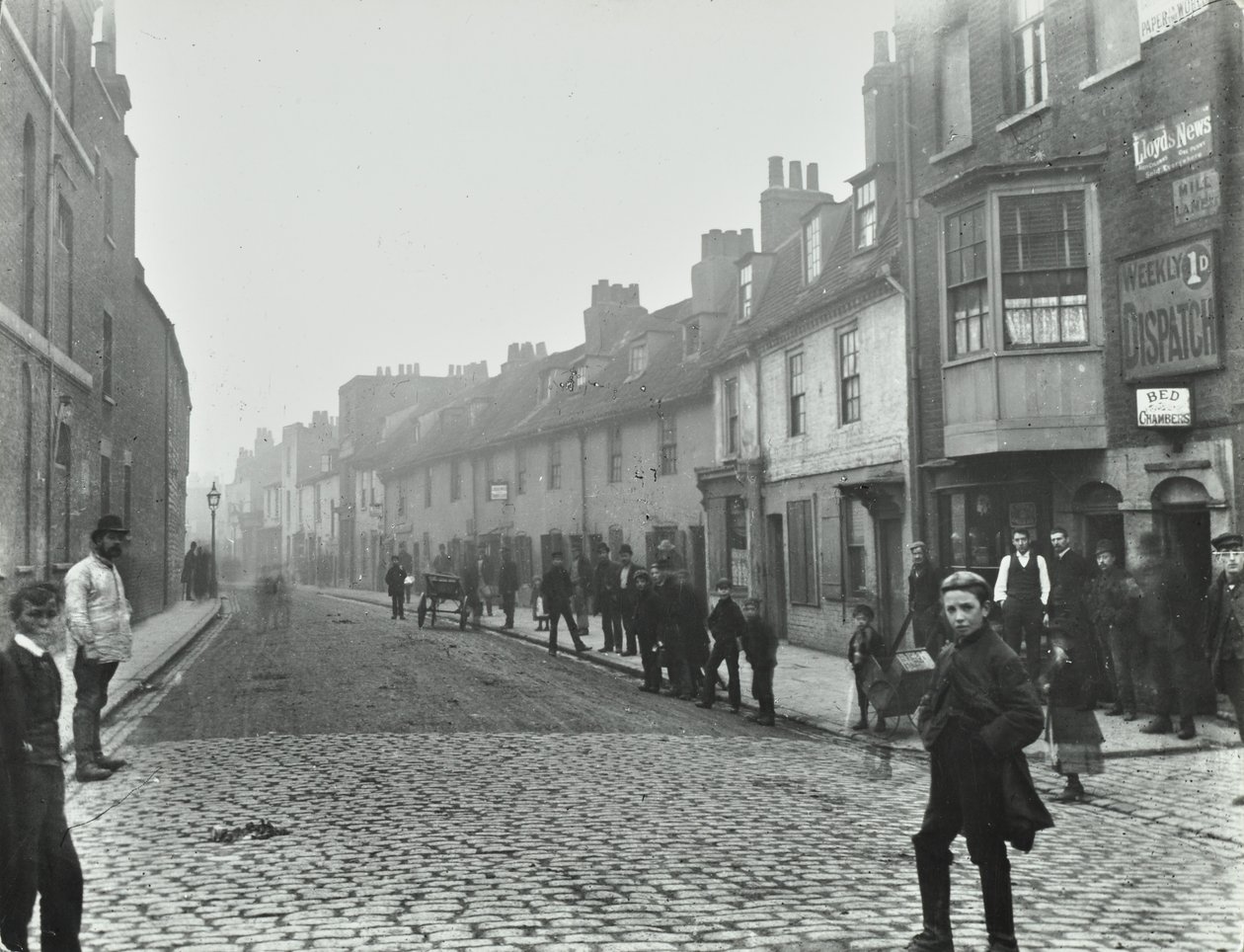 Mill Lane: z Deptford Broadway, Londyn, 1895 autorstwa English Photographer