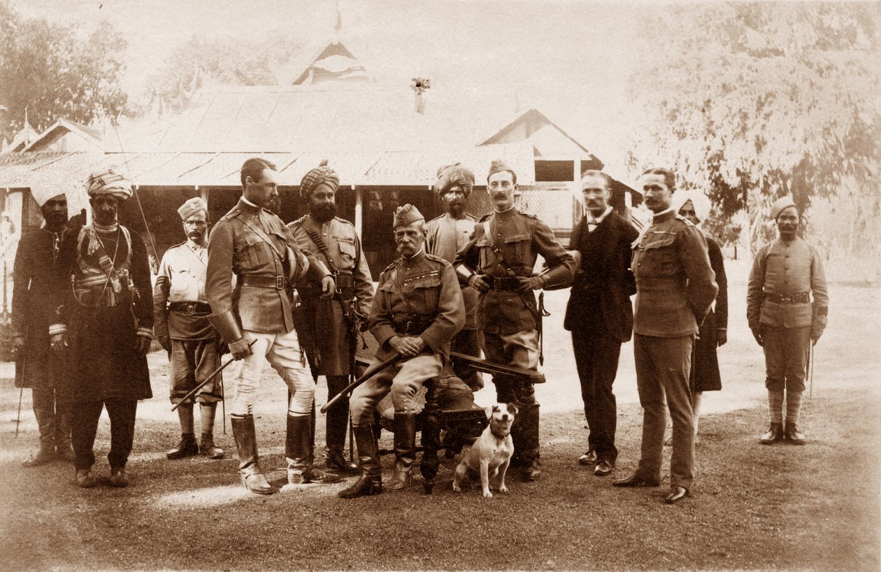 Narrain Sing, Hassan Ali, Major Hamilton D. Taylor, Ram Singh, Mohamad Khan, HSR Sir Fred, pułkownik P. Carew, c.1886 autorstwa English Photographer