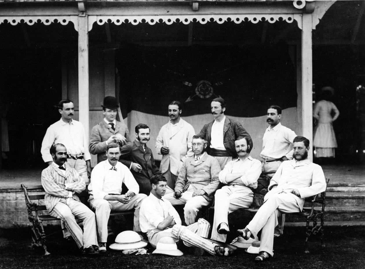 Old Harrovian Cricket 11 w Indiach, 1878 autorstwa English Photographer