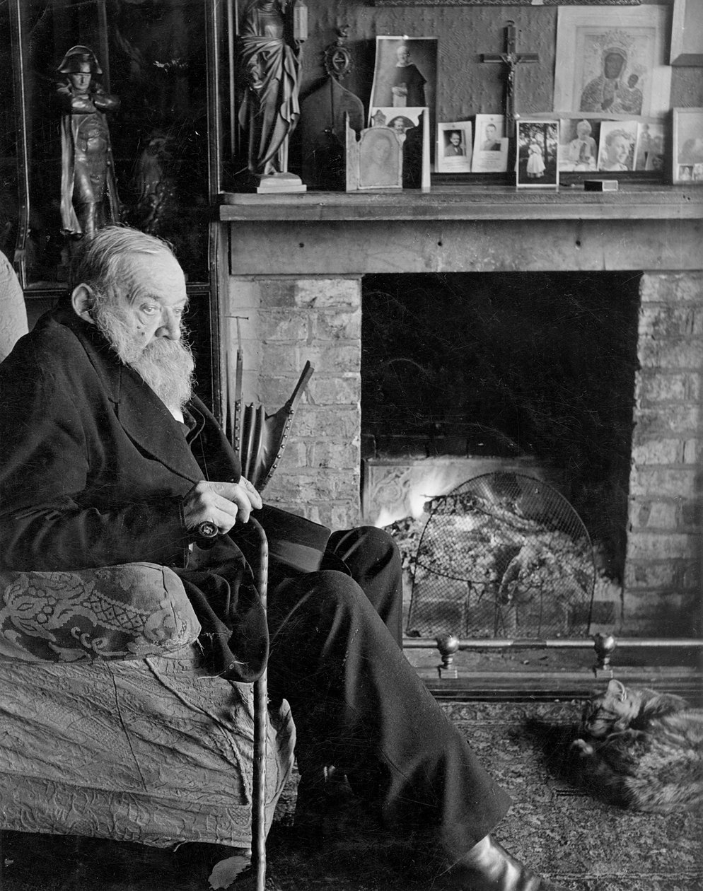 Portret Hilaire Belloc, w jego domu, Kings Land, Shipley, West Sussex autorstwa English Photographer