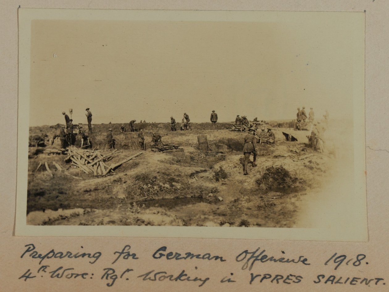 Przygotowania do niemieckiej ofensywy 1918 1918. 4. Worc: Rgt. Praca w YPRES SALIENT autorstwa English Photographer