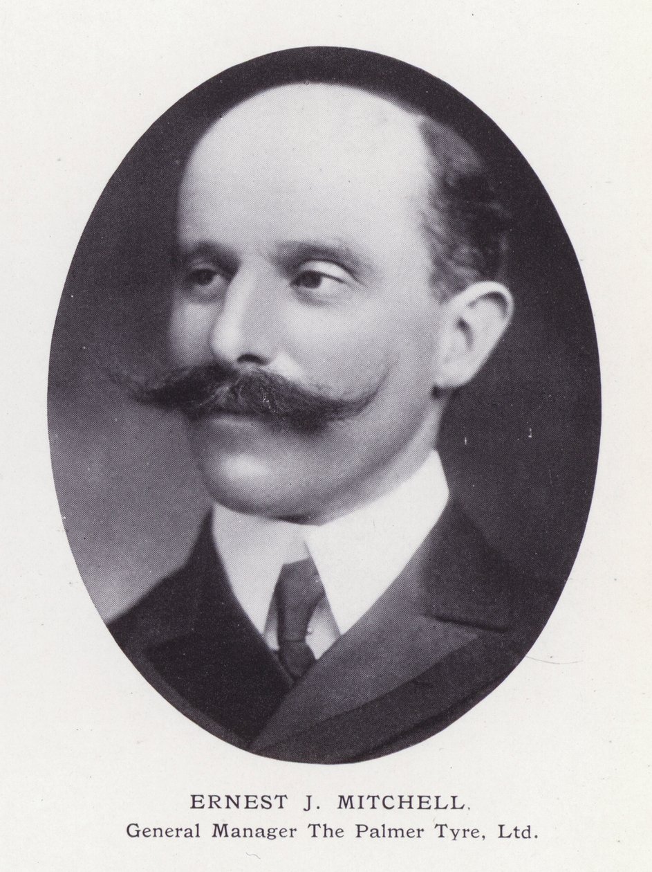 Prominent Men of London: Ernest J Mitchell (czarno-białe zdjęcie) autorstwa English Photographer