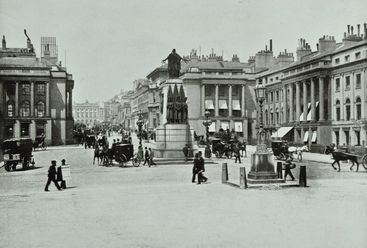 Regent Street, Westminster LB: Waterloo Place z widokiem na Regent Street, 1896 autorstwa English Photographer