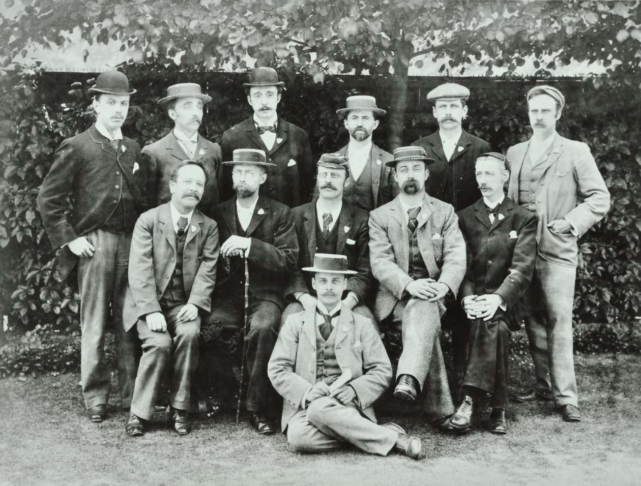 Rosendale Road School: grupy nauczycieli, 1897 autorstwa English Photographer