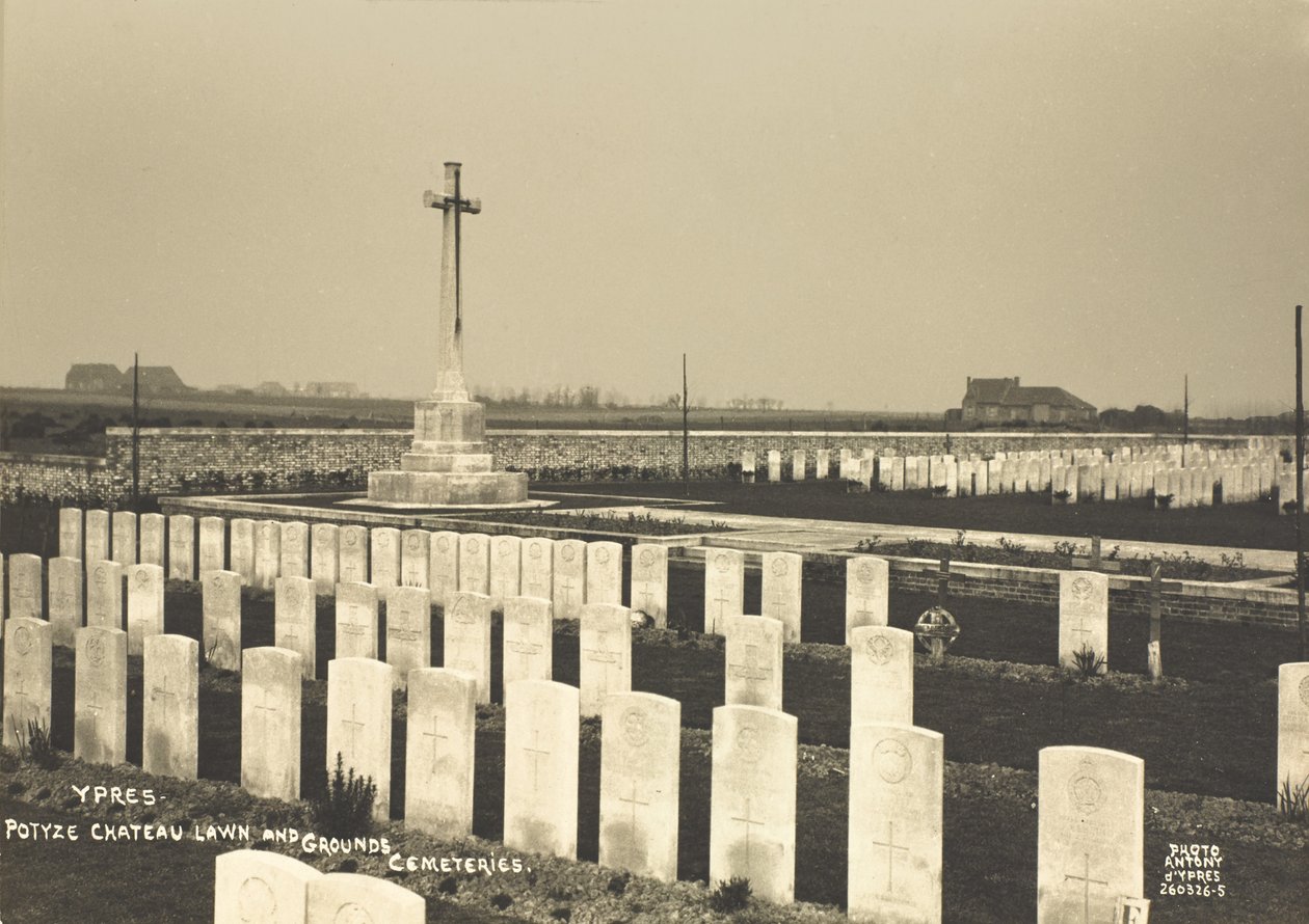 Cmentarz Saint-Charles de Potyze, Ypres autorstwa English Photographer