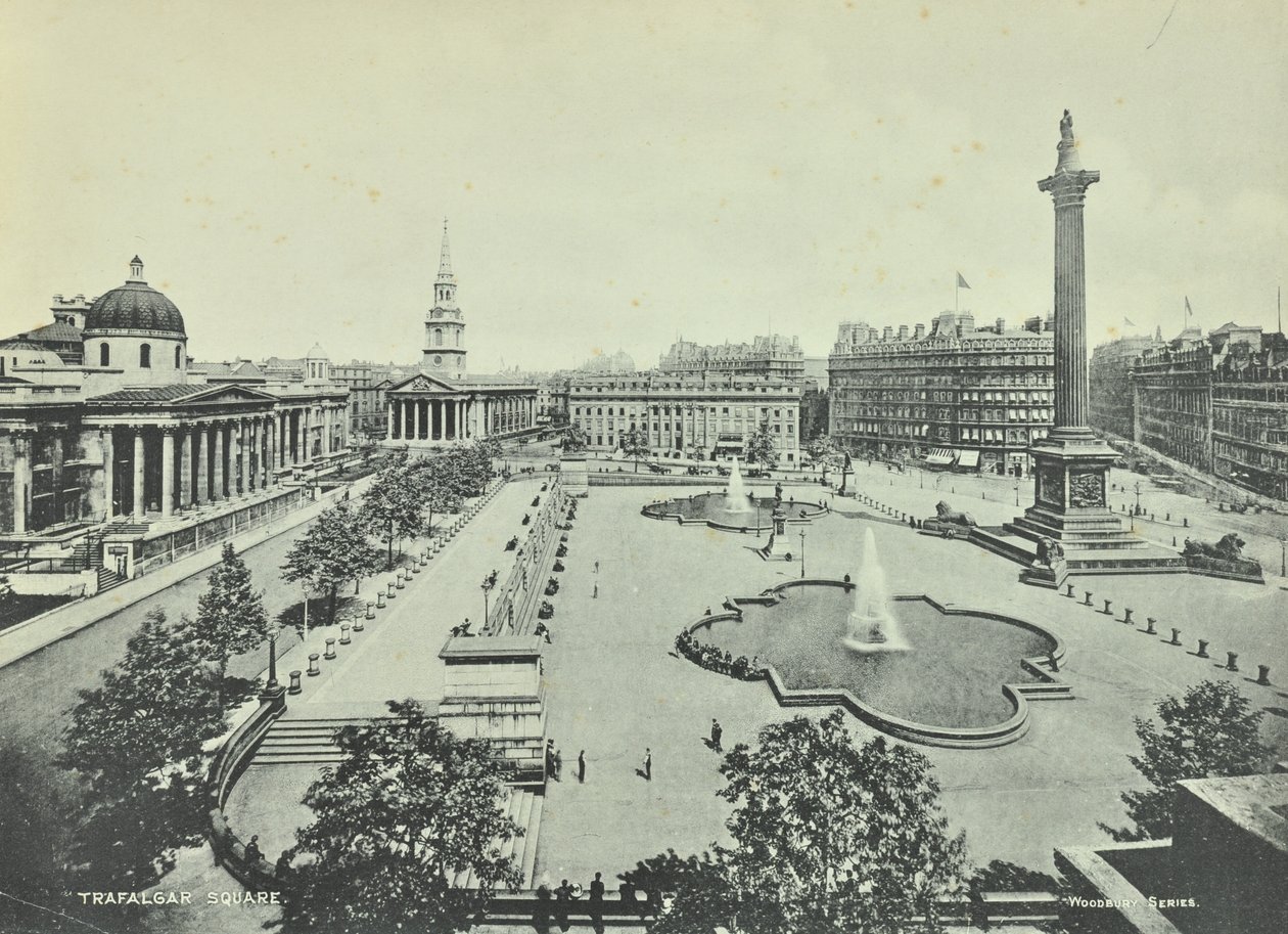 Saint Martin in the Fields National Gallery Kolumna Nelsons, Trafalgar Square, Westminster LB: widok z dachu na wschód, 1895 autorstwa English Photographer