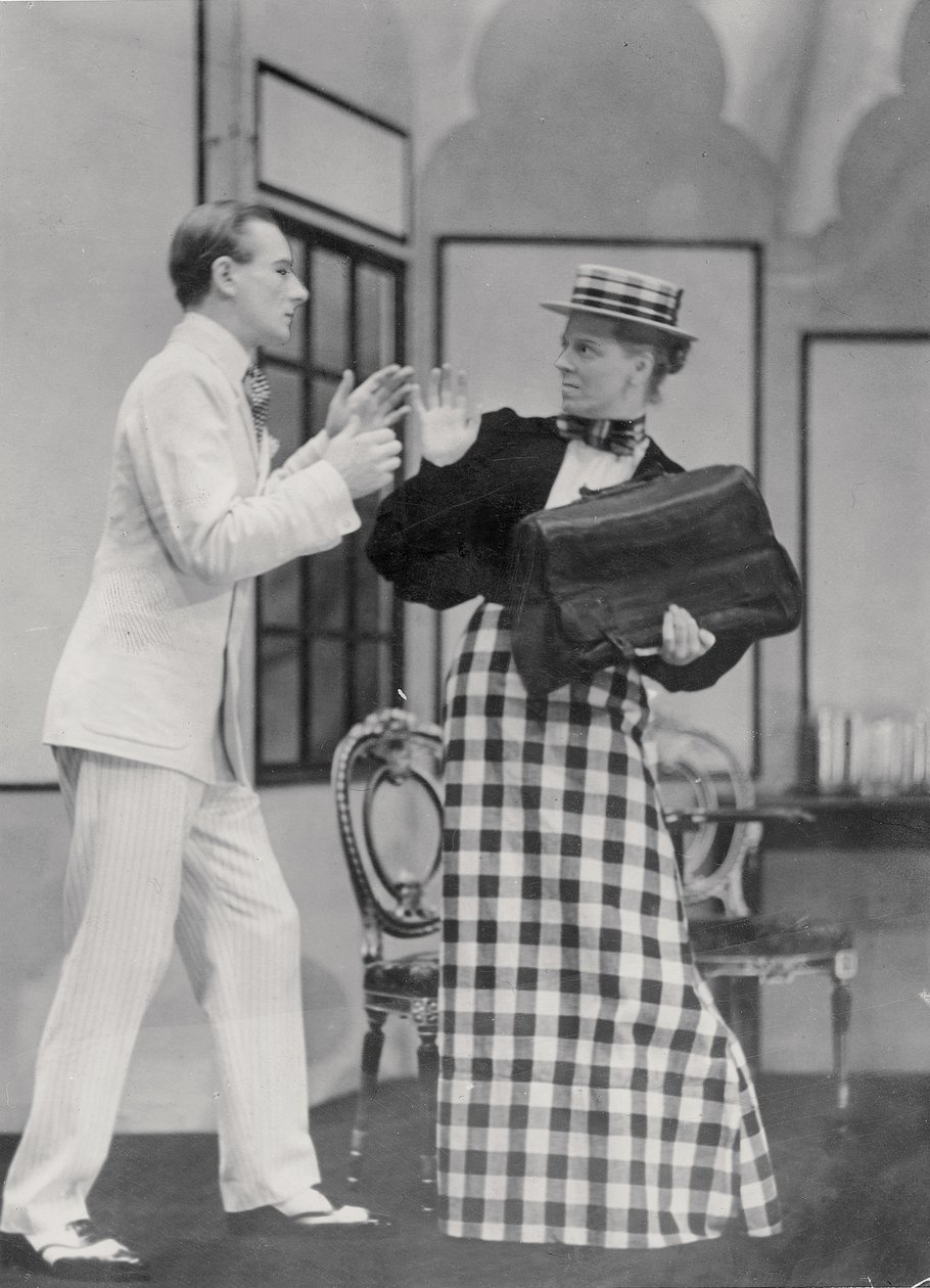 Scena ze znaczenia bycia poważnym, Oscar Wilde (1854-1900) w Lyric Hammersmith, 7 lipca 1930 autorstwa English Photographer