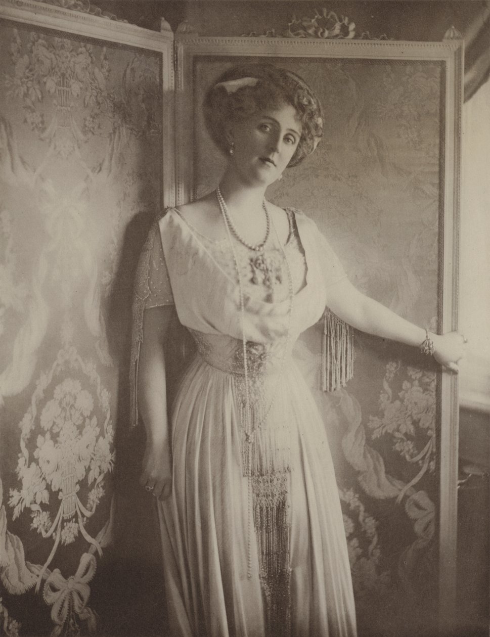 Baronowa von Eckardstein (zdjęcie czarno-białe) autorstwa English Photographer
