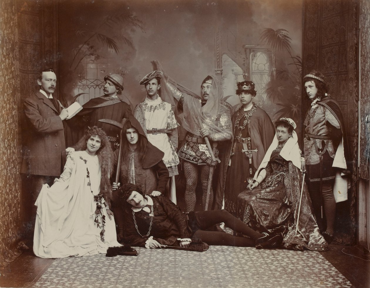 Obsada Hamleta, ogrody zimowe, Cheltenham, 1895 autorstwa English Photographer