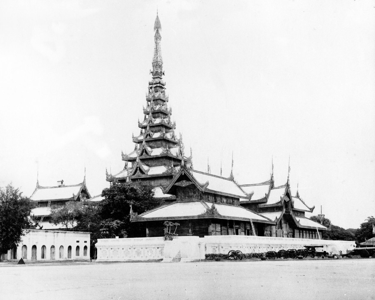 Wielka Sala Audiencyjna w Pałacu Królewskim, Mandalay, ok. 1890 r. autorstwa English Photographer