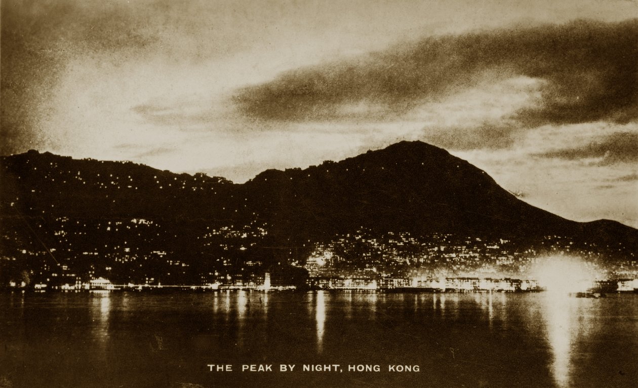 Szczyt nocą, Hongkong, z albumu ze zdjęciami związanymi ze służbą Pte H. Chick, 1940 autorstwa English Photographer