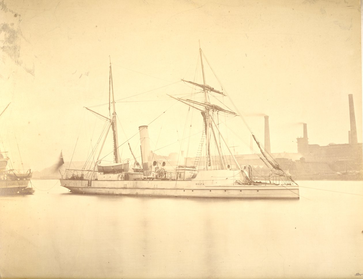 Prawa burta kanonierki „Delta” zacumowanej na rzece Tyne, ok. 1876 r. autorstwa English Photographer