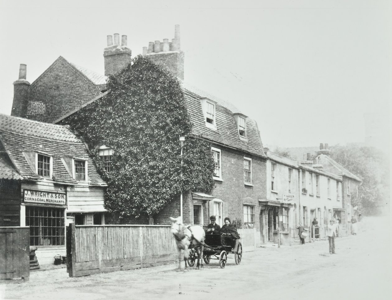 Tottenham Lane, Hornsey: elewacje frontowe, ok. 1890 autorstwa English Photographer