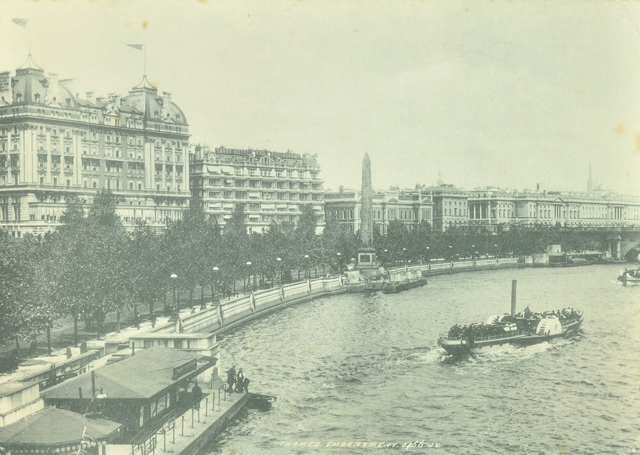 Victoria Embankment, Westminster LB: patrząc na północ od mostu Hungerford, 1895 autorstwa English Photographer