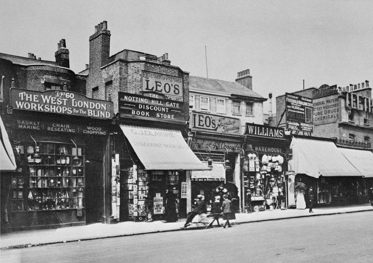 Widok na bramę Notting Hill, ok. 1913 autorstwa English Photographer