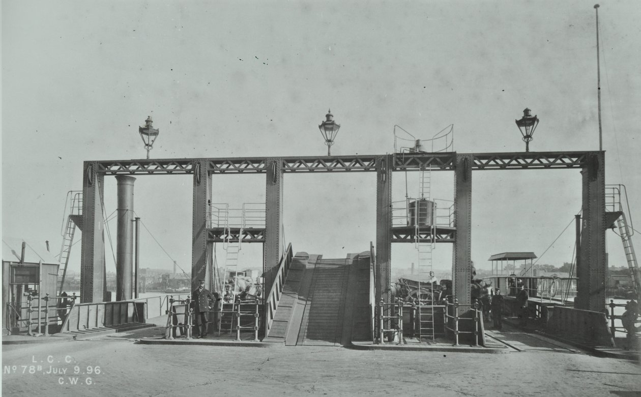Widok promu Woolwich, 1896 autorstwa English Photographer