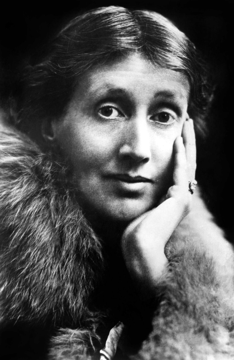 Virginia Woolf (1882-1941), angielska powieściopisarka, ok. 1930 r. (zdjęcie czarno-białe) autorstwa English Photographer
