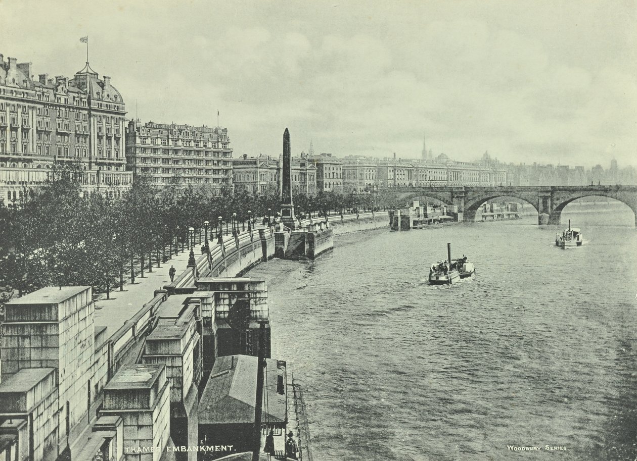 Waterloo Bridge, Victoria Embankment, Westminster LB: patrząc na północ od mostu Hungerford, 1895 autorstwa English Photographer