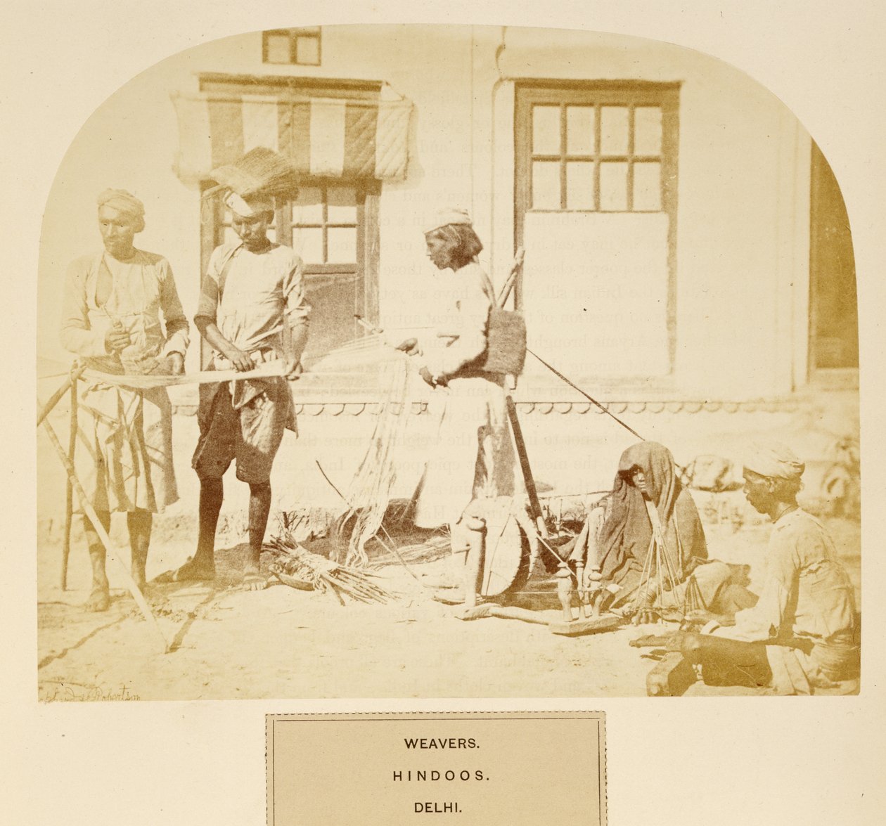 Weavers, Hindoos, Delhi, z The People of India, J. Forbes Watson, opublikowane 1868 (druk albumowy) autorstwa English Photographer