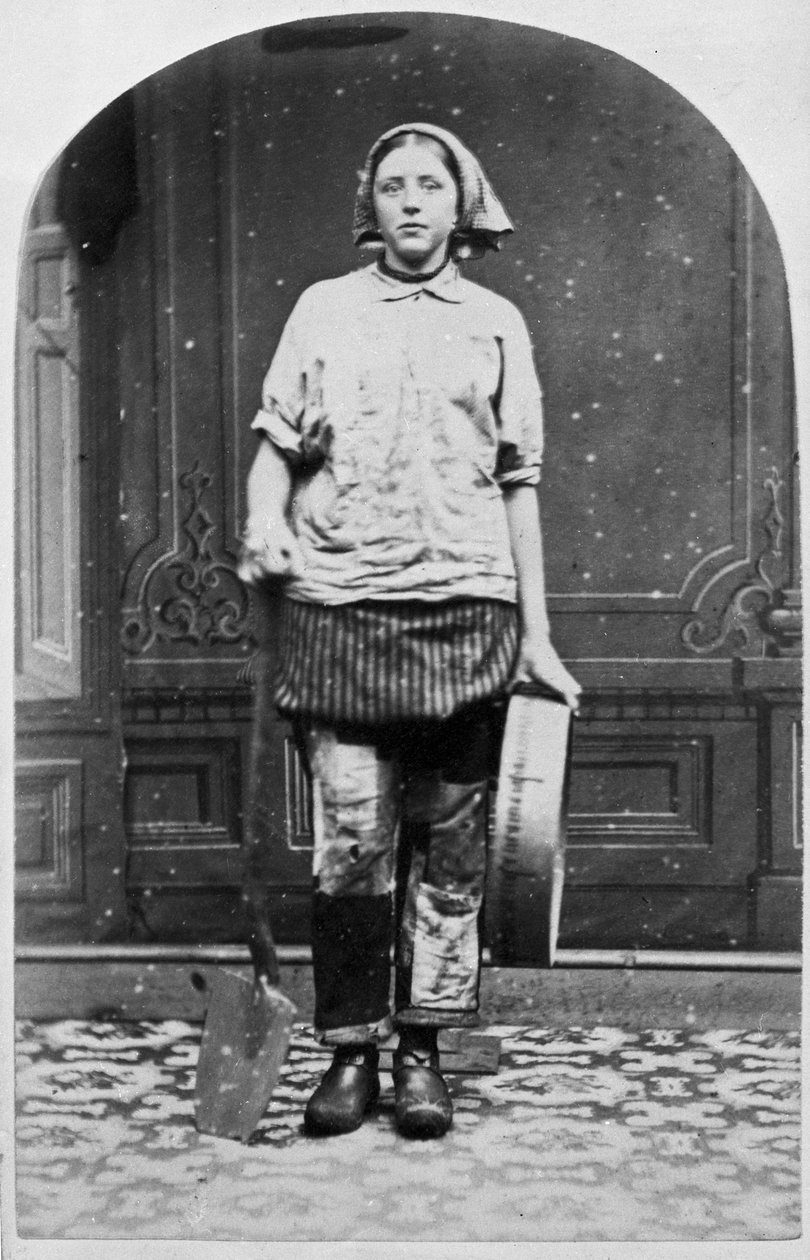 Wigan pit girl (bw zdjęcie) autorstwa English Photographer