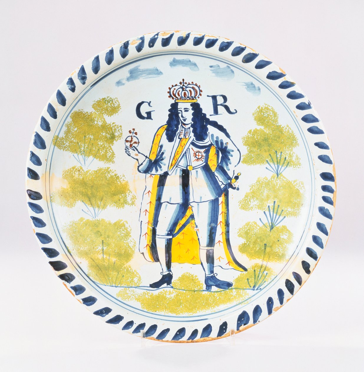 Polichromowany portret królewski w Bristolu Delft, namalowany pełnometrażowym portretem Jerzego I w reprezentacyjnych szatach, ok. 1720 (ceramika) autorstwa English School