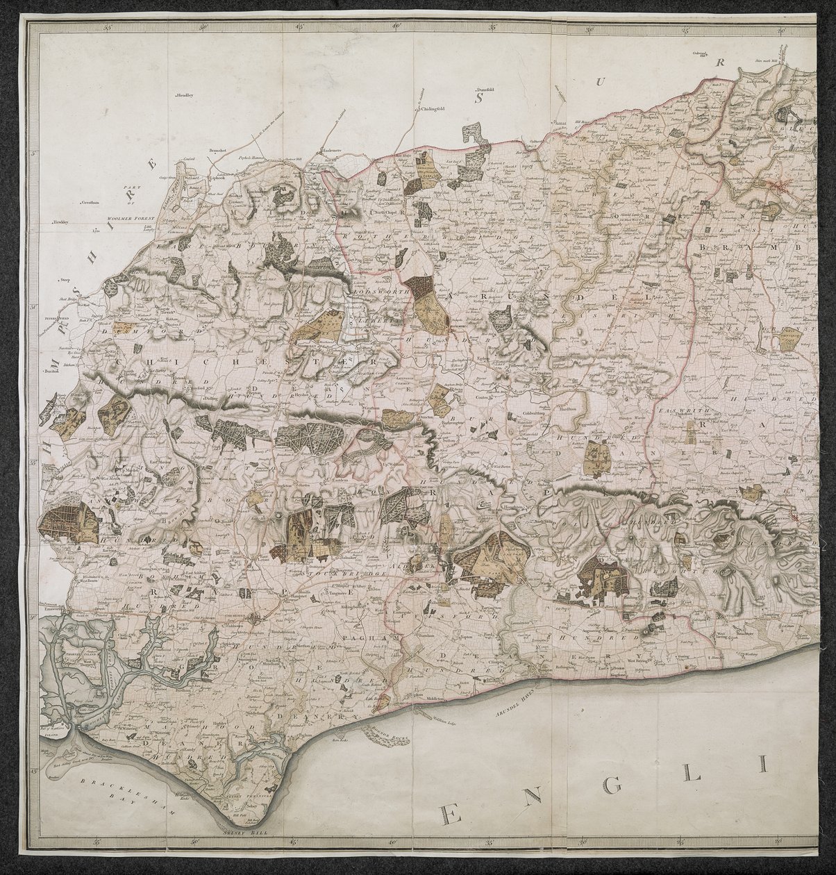 Mapa topograficzna hrabstwa Sussex z podziałem na gwałty, dziekanaty i setki. Planowane od rzeczywistego badania w skali od jednego cala do mili statutowej autorstwa English School