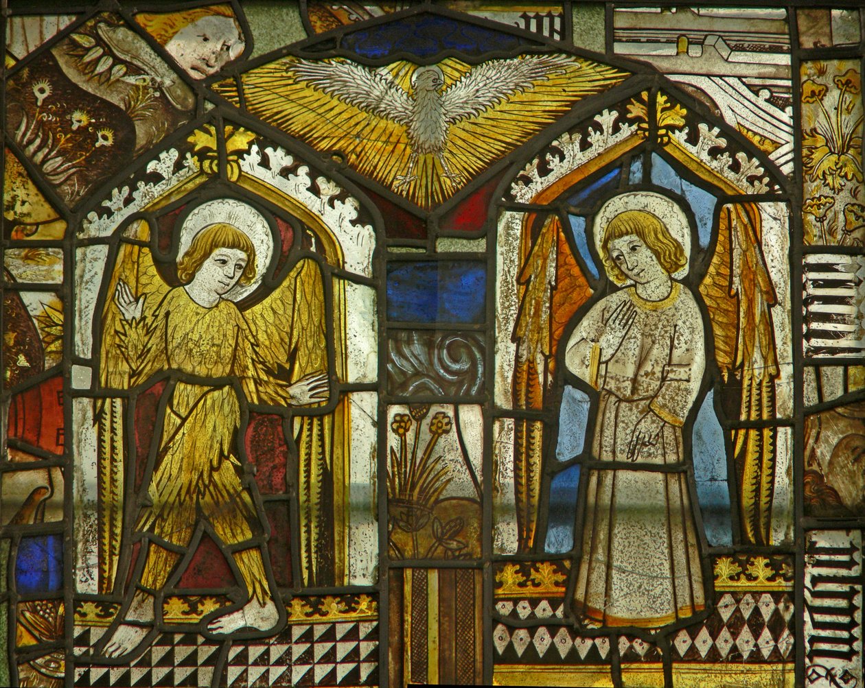 Panel w oknie wschodnim przedstawiający anioły autorstwa English School
