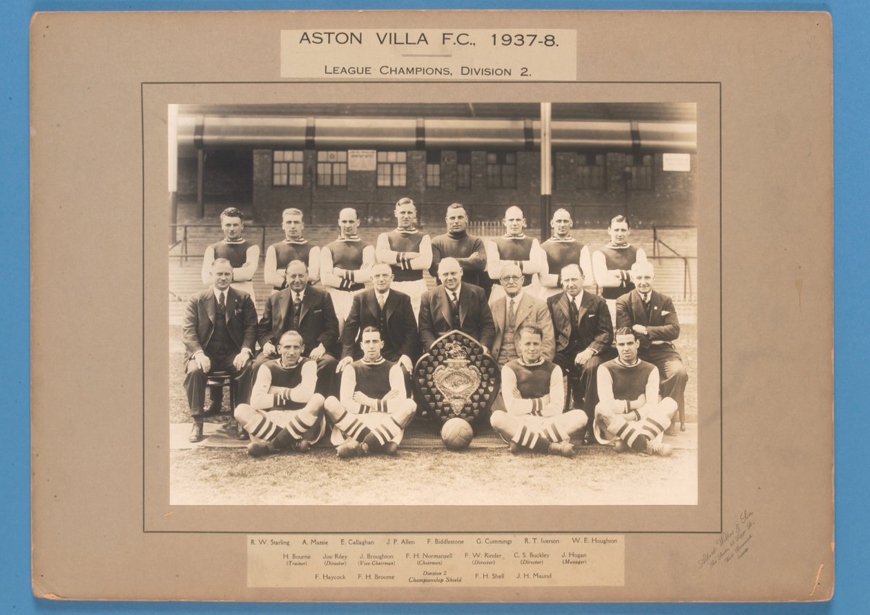 Aston Villa FC, 1937-38, Mistrzowie Ligi, Dywizja 2 autorstwa English School