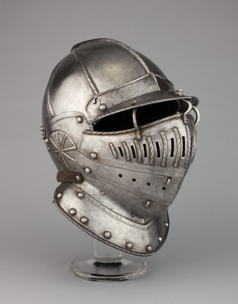 Burgonet z Falling Buffe prawdopodobnie ze zbroi Williama Herberta, 1. hrabia Pembroke, c.1550 autorstwa English School