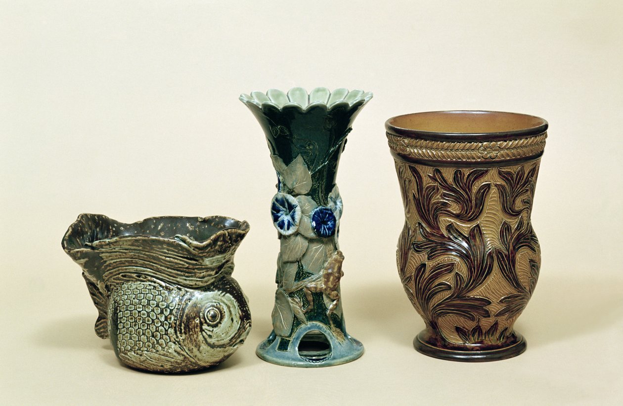 Wazony Doulton, lata 80. XIX wieku, (kamionka) autorstwa English School