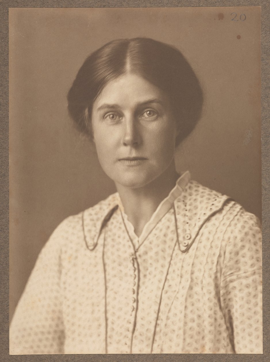 Harriet Weaver, październik 1916 (zdjęcie w sepii) autorstwa English School