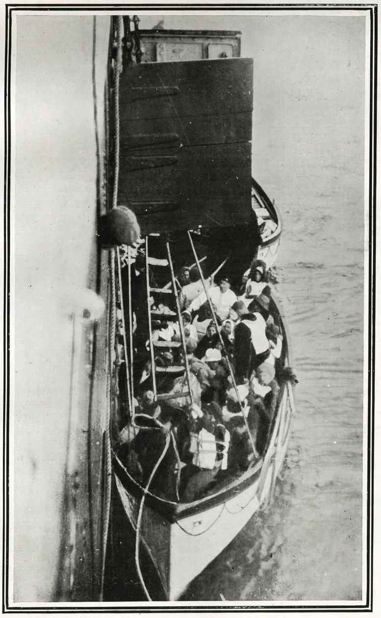 Jak ocaleni z Titanica zostali zabrani przez Karpatię, z „Sfery”, 04 maja 1912 (litografia) (detal 450825) autorstwa English School
