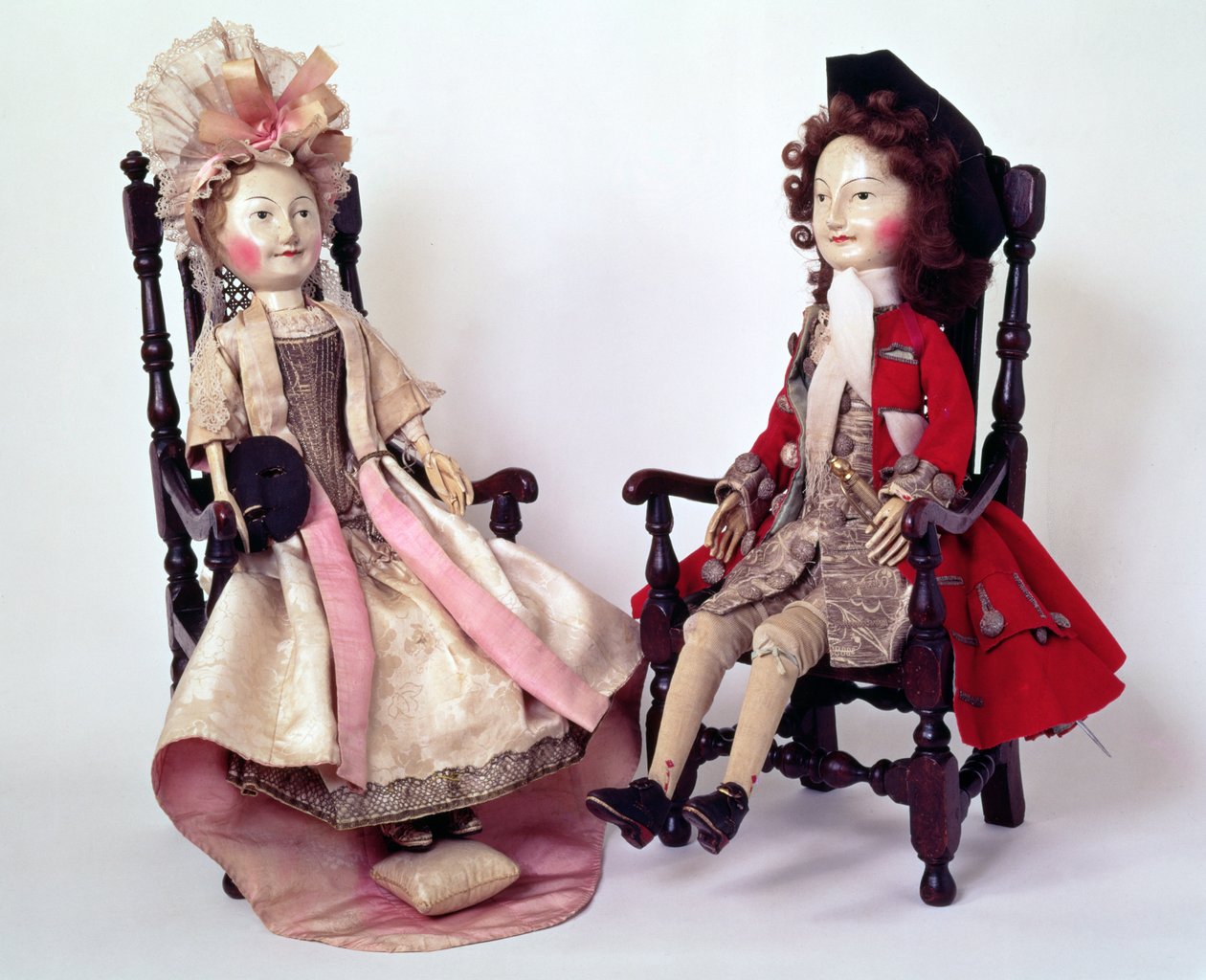 Lord and Lady Clapham, drewniane lalki wykonane w okresie Wilhelma i Marii, koniec XVII, ok. 1680 (patrz także 2453) autorstwa English School