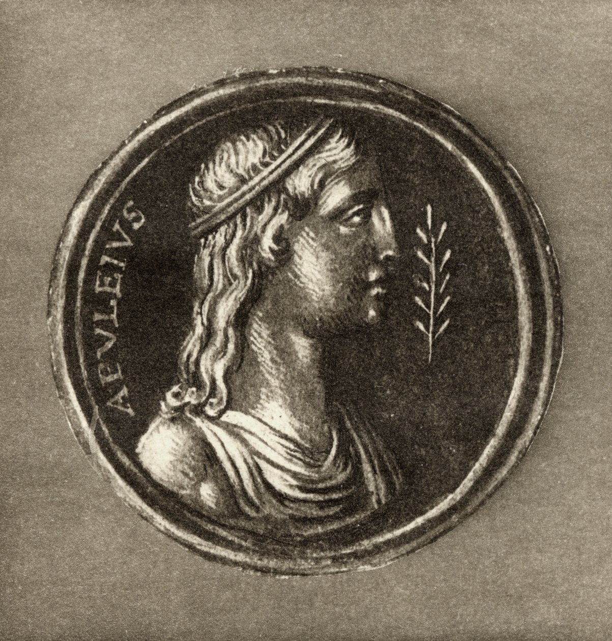 Lucjusz Apulejusz (ok. 124-ok. 180 ne), od frontyspisu do Historii Kupidyna i Psyche Lucjusza Apulejusza, wydanej w 1903 r. autorstwa English School