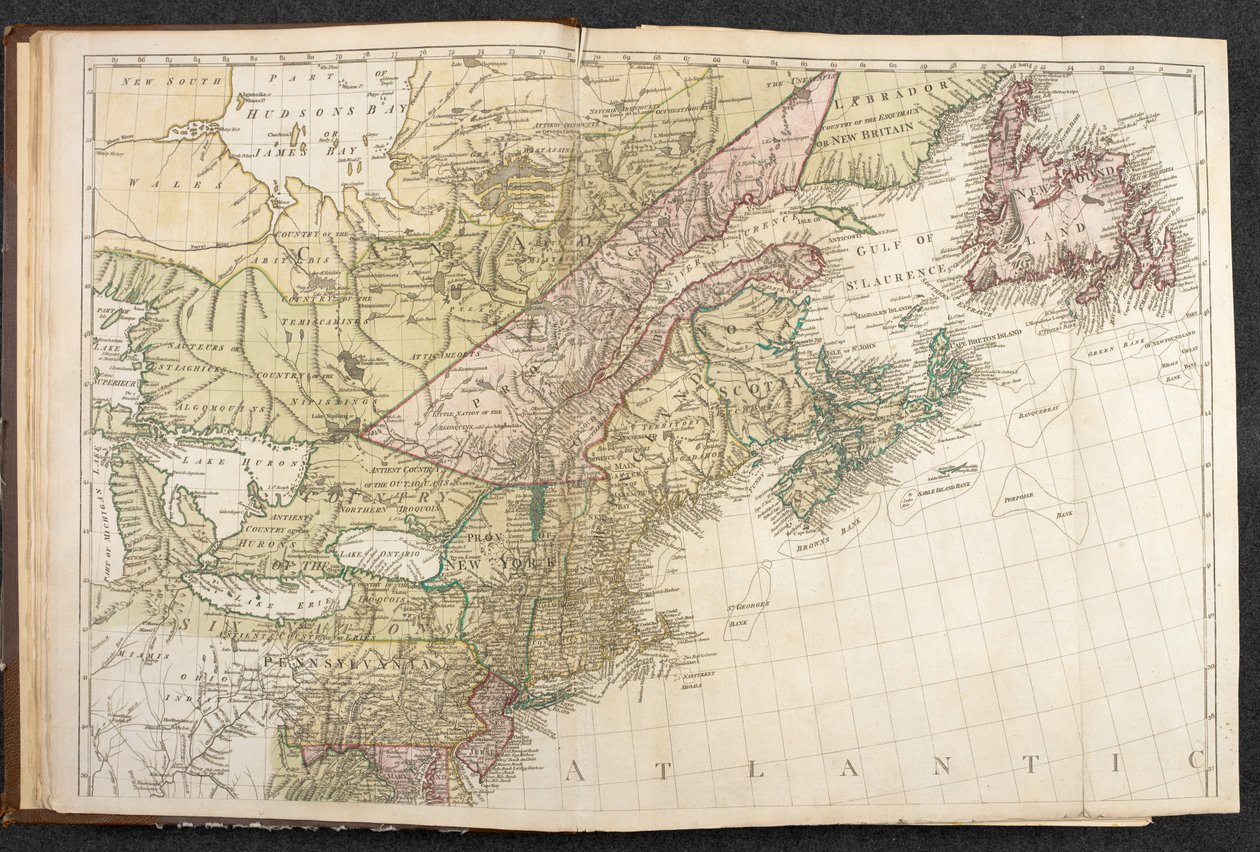 Mapa Ameryki Północnej, fragment wschodniego wybrzeża USA i Kanady, z „Atlasu amerykańskiego; zawierający różnorodny zbiór ogólnych i szczegółowych map i planów Ameryki Północnej” opublikowanych przez Jefferysa, Fadena i innych autorstwa English School